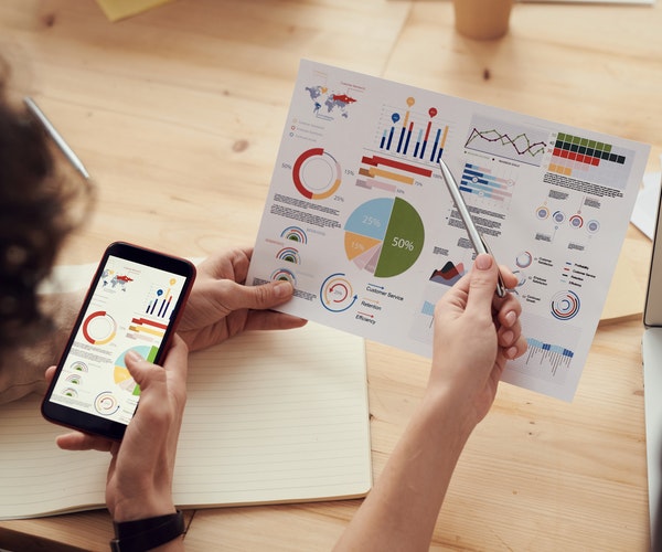 Consultant ACLG analysant besoins informatiques entreprise conseil personnalisé ERP